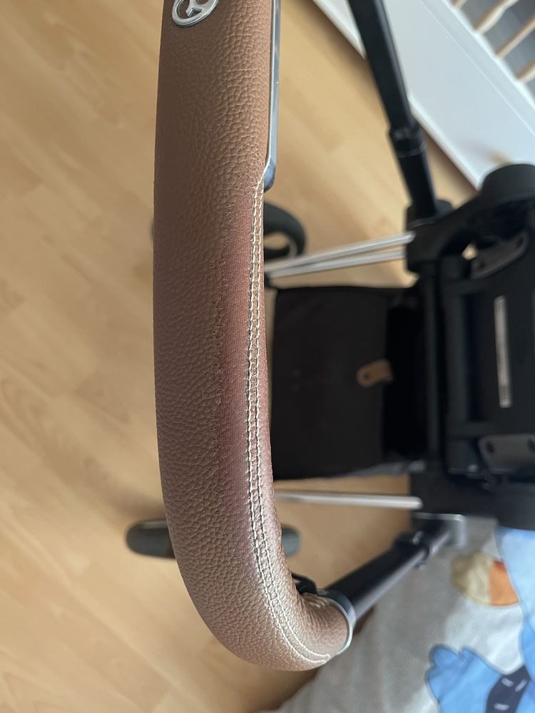 Cybex Priam Brown + Cadeira Manhattan Grey