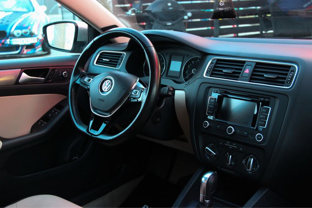 Продам Volkswagen Jetta 2014