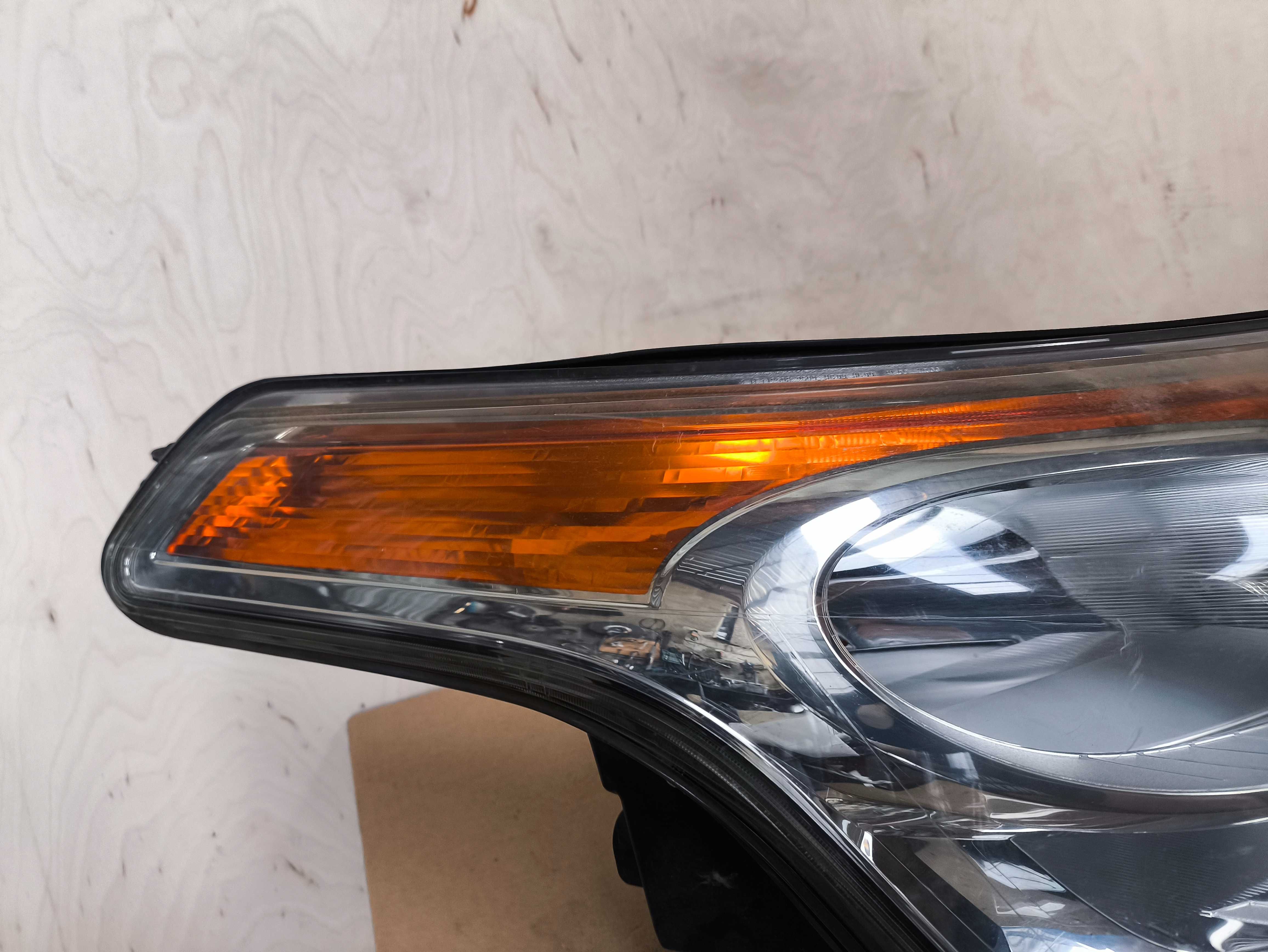 Lampa przednia prawa Citroen C3 Picasso 08-17r 1EG009767 Siedlce