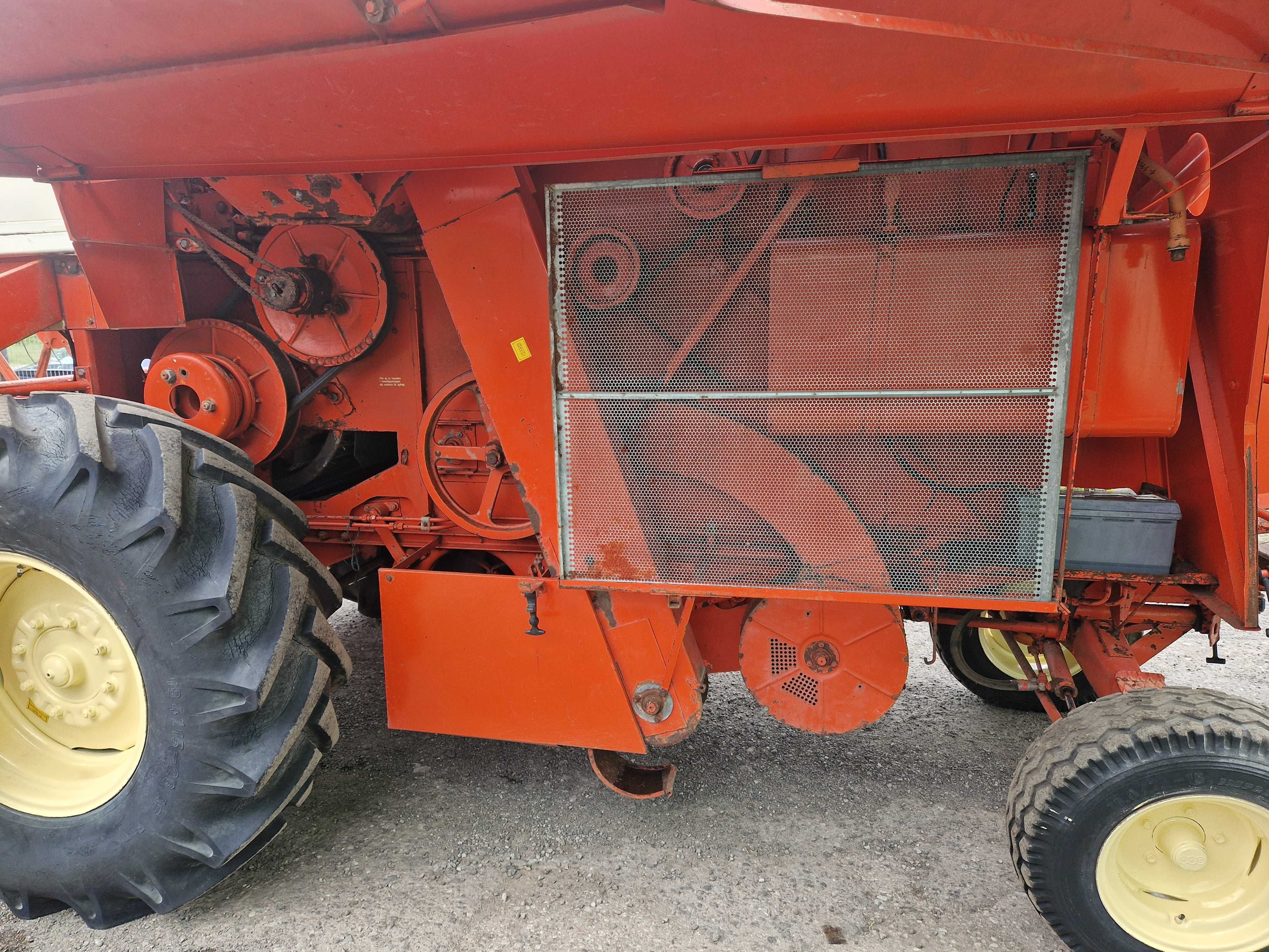 kombajn Fahn M900