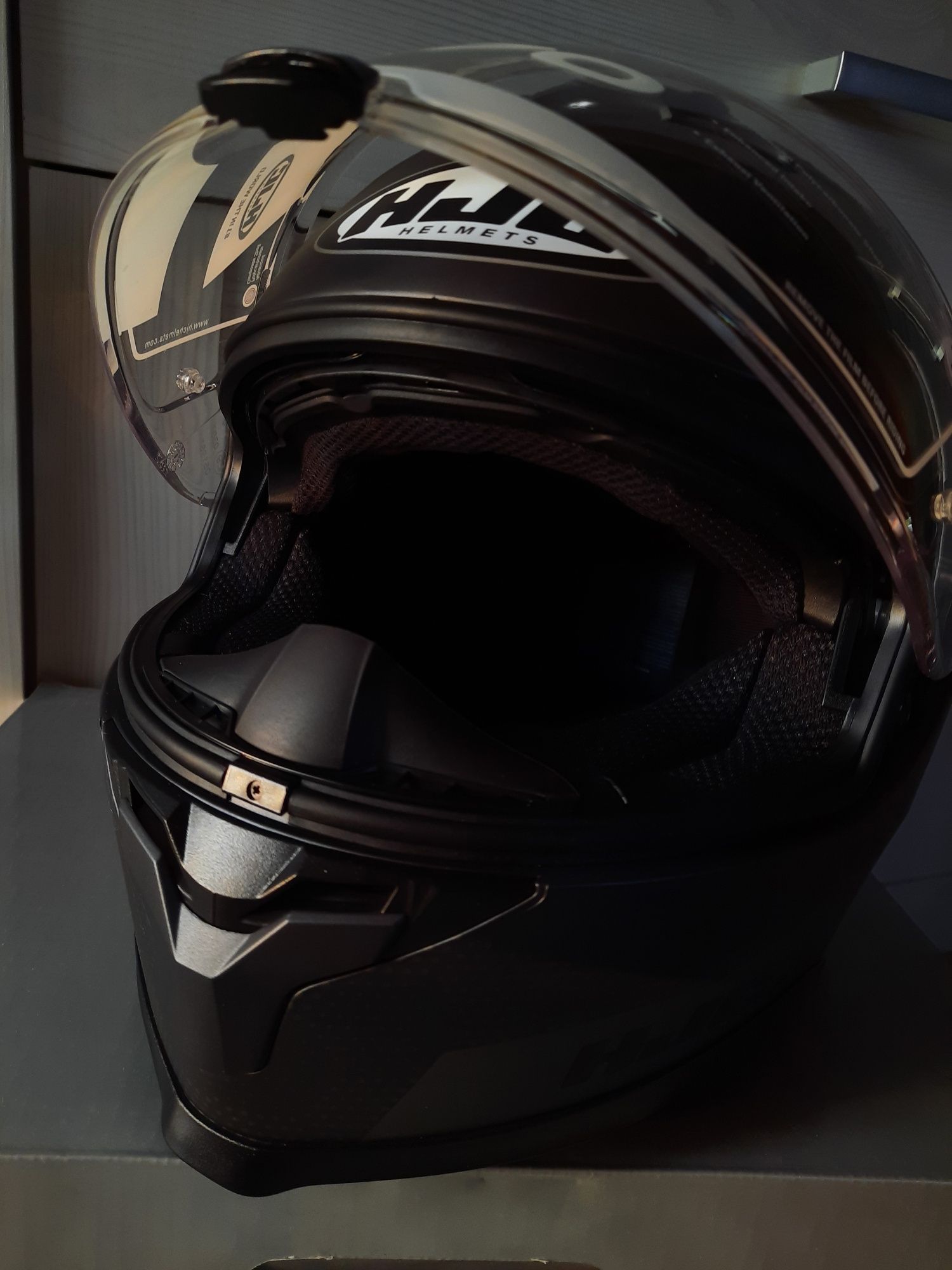 Nowy kask integracyjny HJC C70