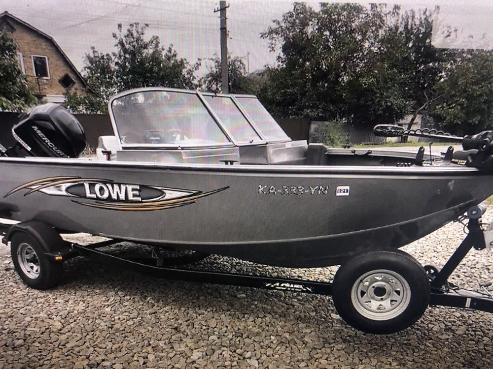 Моторний  човен Lowe Fishing Machine 175 PRO