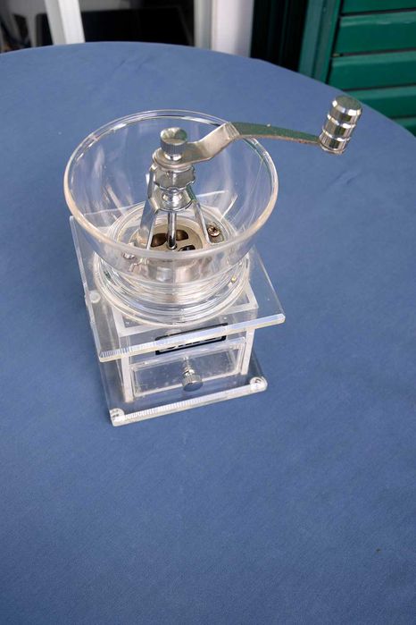 Moinho de café em Acrílico