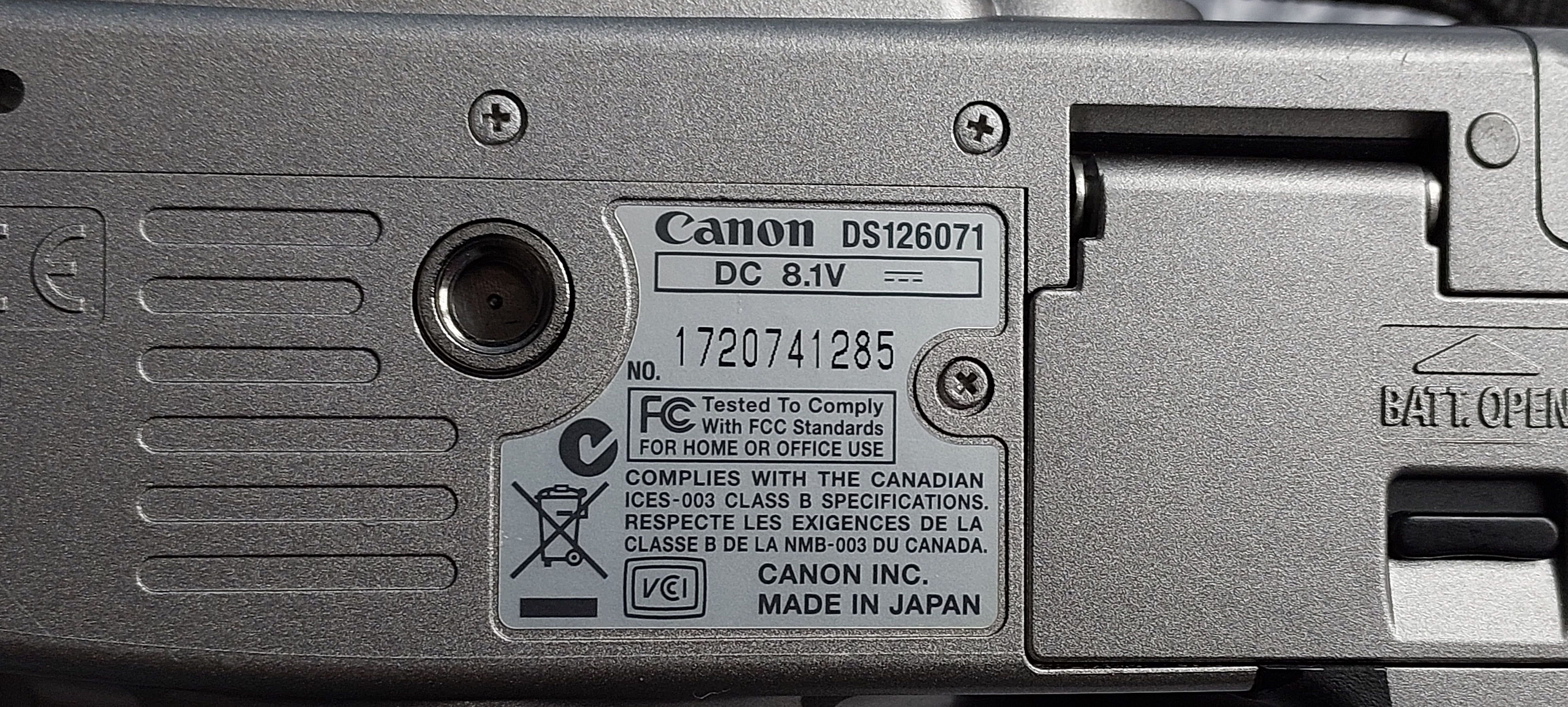Canon Eos Digital Rebel XT aparat i obiektyw Canona 75-300
750 zł
