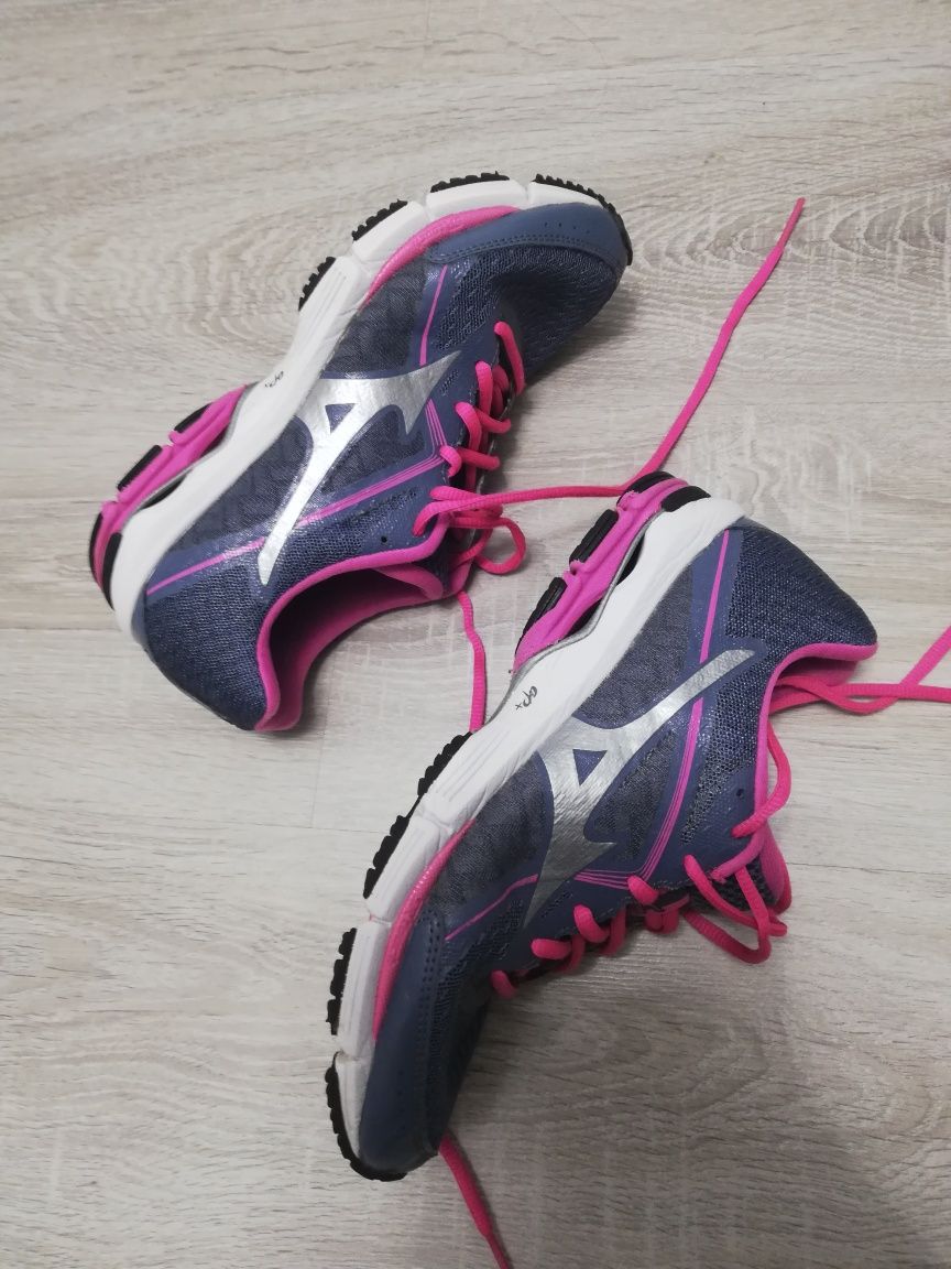 Buty damskie biegowe Mizuno Wave Ultima Grafitowe. R. 38.