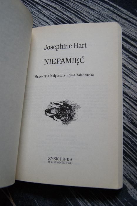 Książka "Niepamięć"