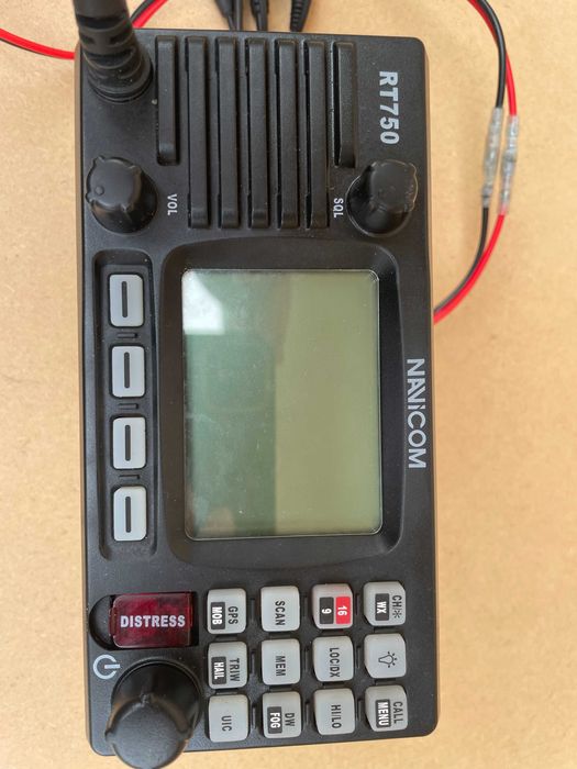 Radio VHF Navicom RT750