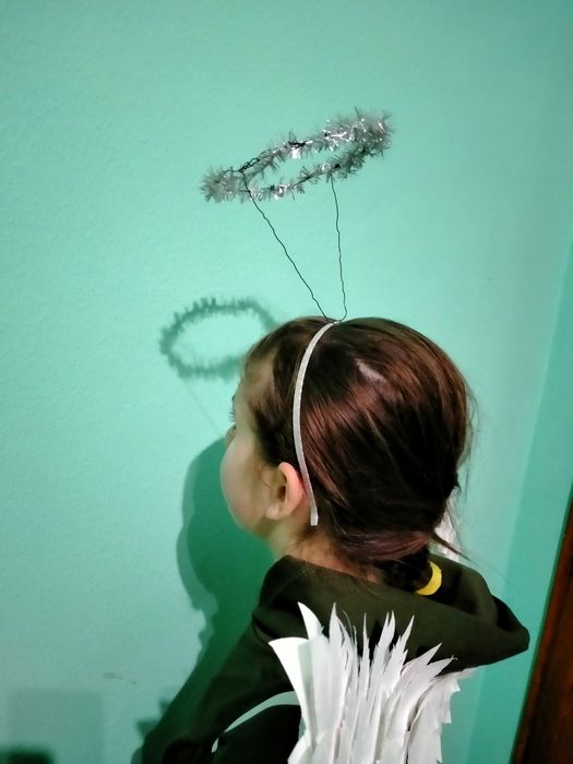 Прокат -крила янгола і німб