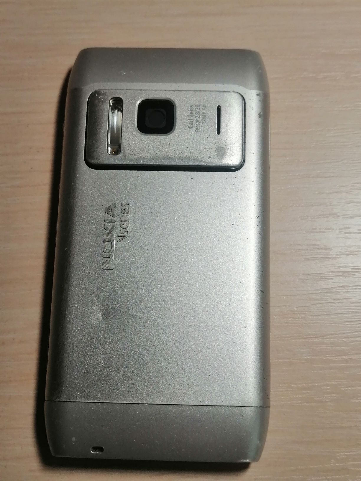 Телефон мобильный,, Nokia N8 silver,, оригинал