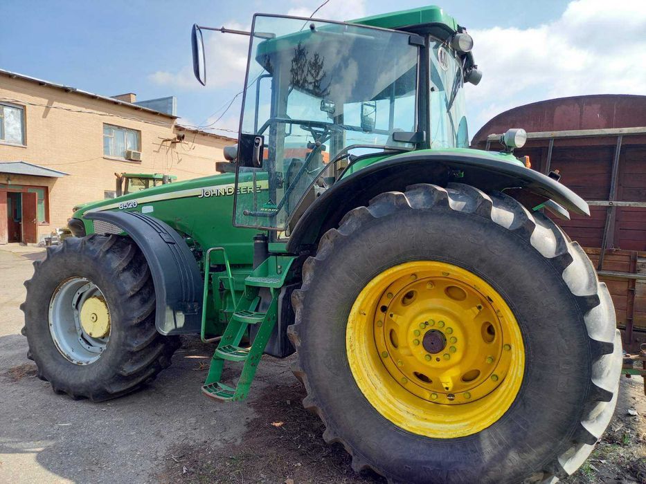 Трактор JOHN DEERE 8520