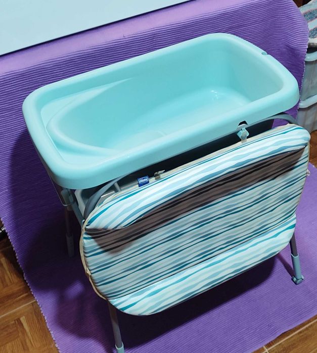 Fraldário com Banheira da Chicco