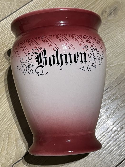 Stary przedwojenny pojemnik na jedzenie