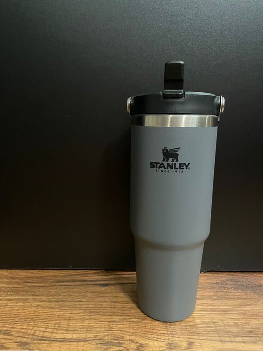 Kubek termiczny Stanley kolor grafitowy, szary z uchwytem,