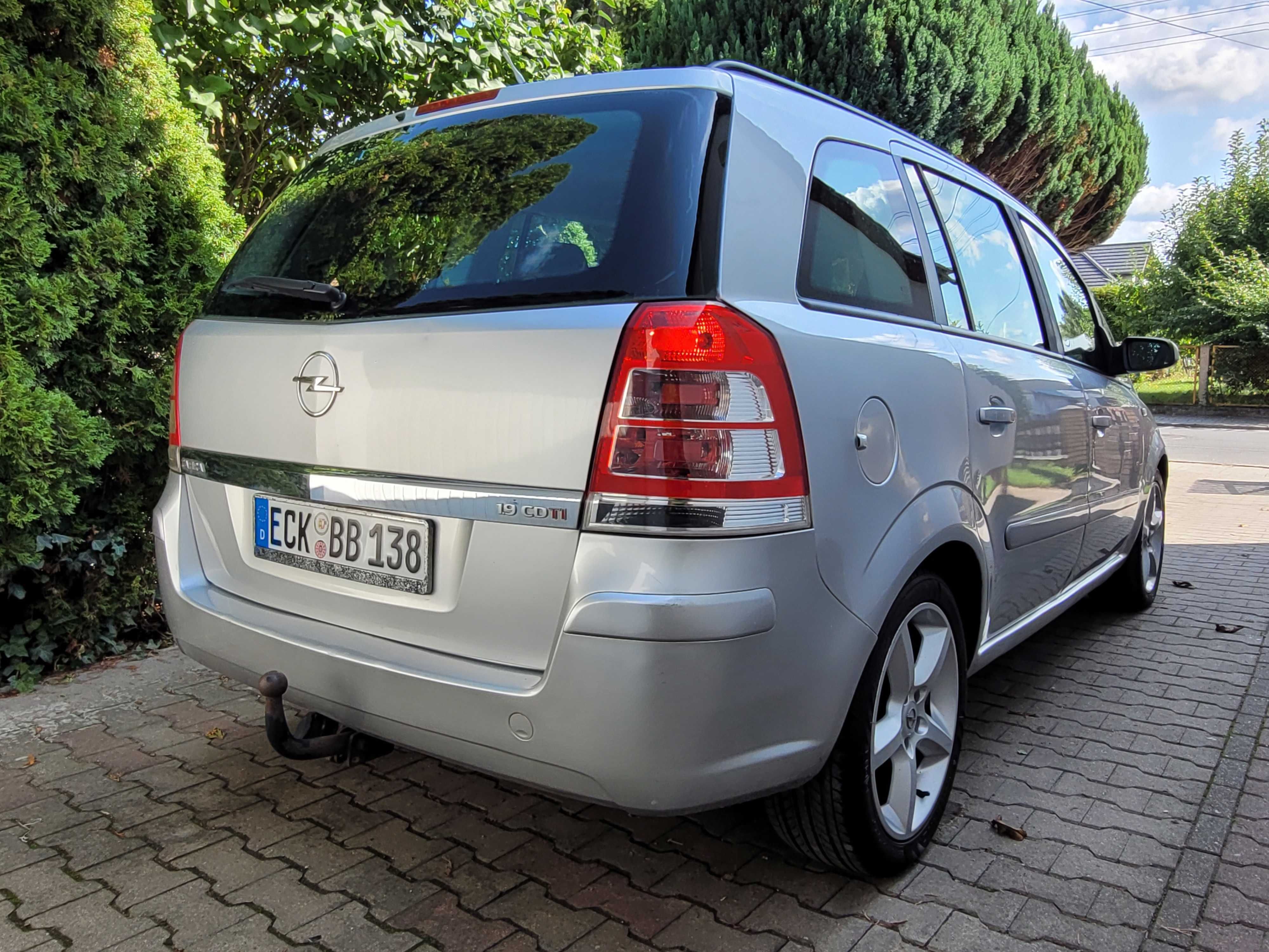 Opel Zafira 1.9 CDTI 150 KM Opłacony 7 Osobowy Grzane Fotele Hak