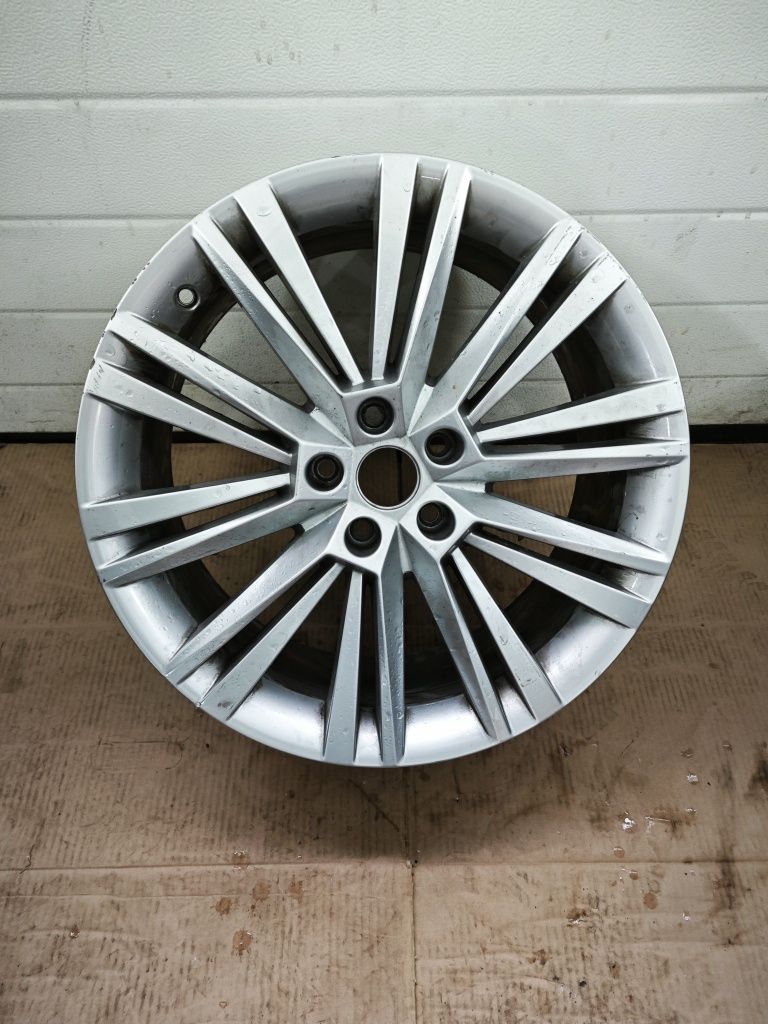 Felga alu 5x112 19" Skoda Superb III J8 ET44