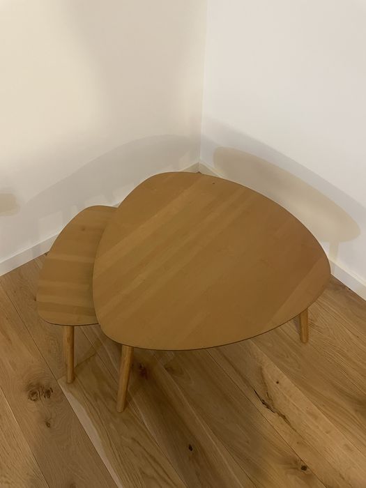 Conjunto de mesas de apoio