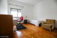 530745 - Quarto com cama de solteiro em apartamento com 4 quartos