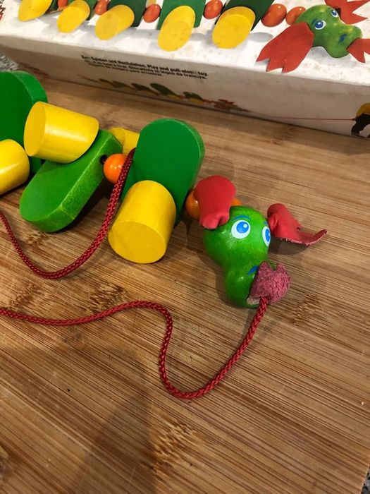 Brinquedo Lagarta em madeira Novo