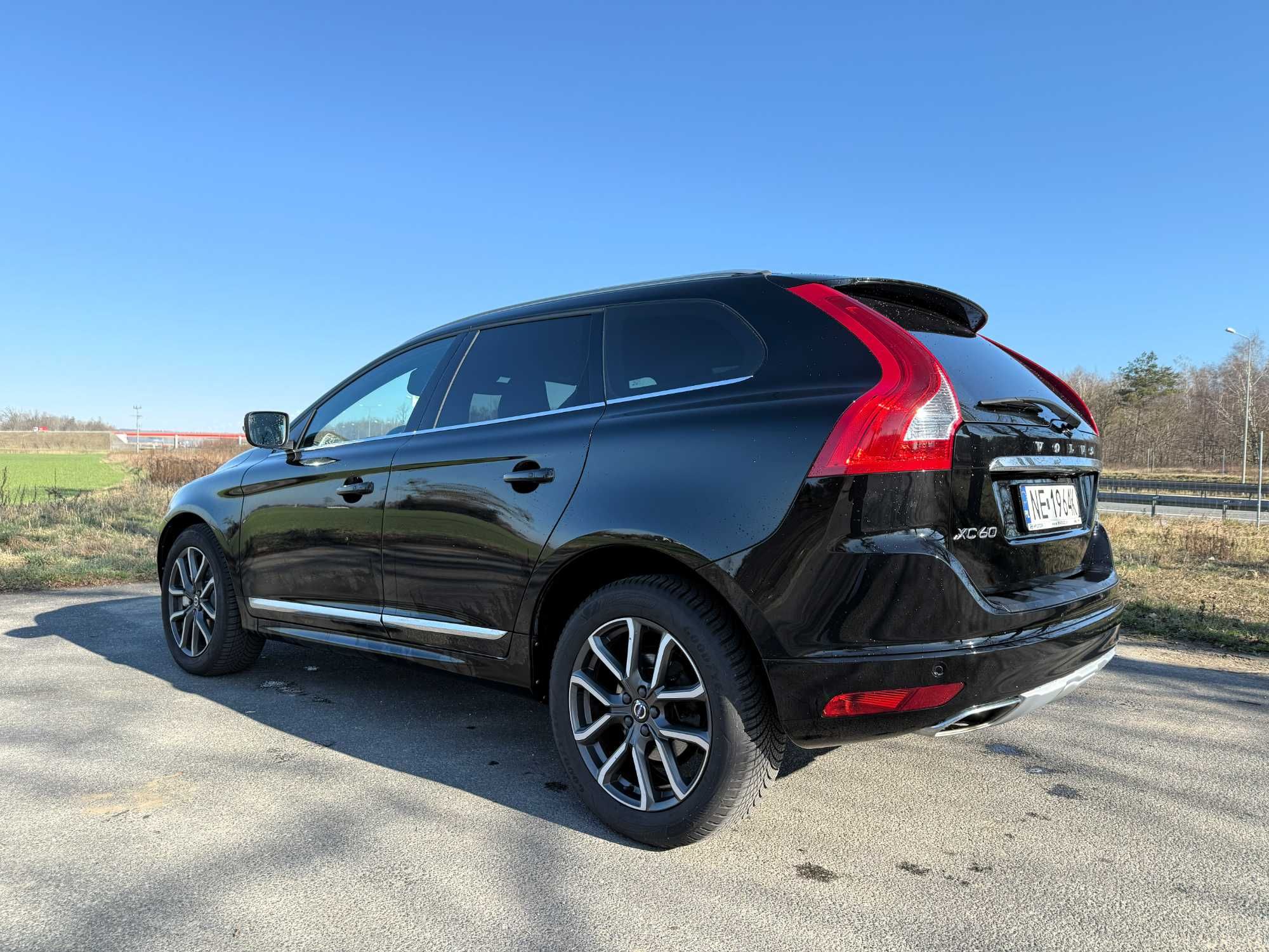Volvo XC60 2.4 D5 AWD SUMMUM | Automat | 2017 | Bogate Wyposażenie