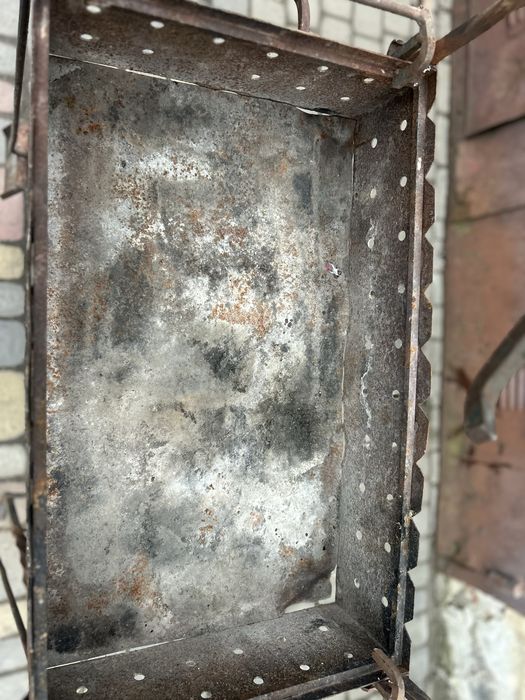 Мангал з кришою