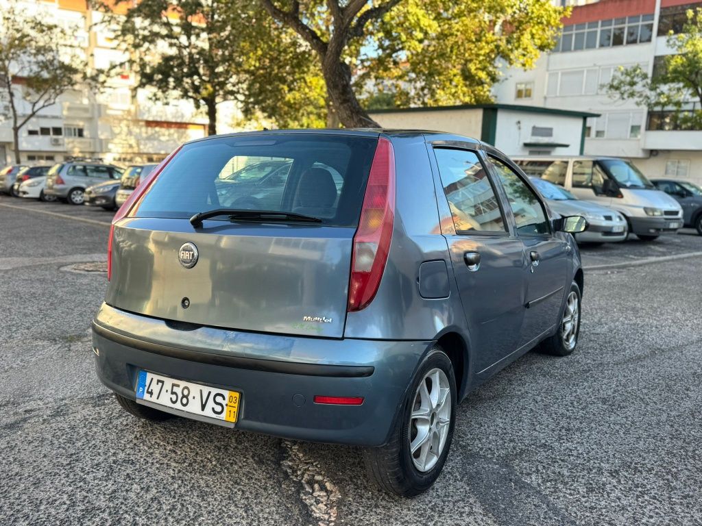 Fiat punto 1.2 gasolina com 202.000 mil km ano2003 em bom estado geral