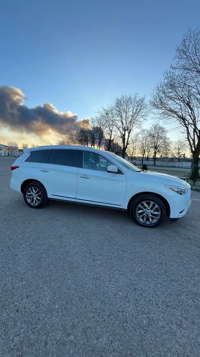Продам надійну машину Infiniti QX60