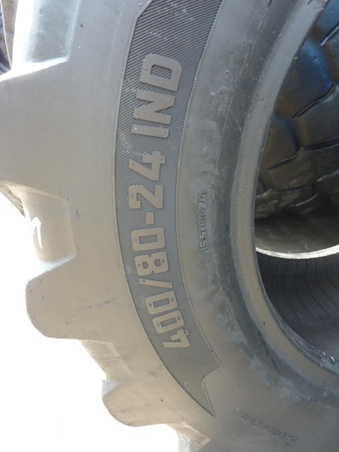 Opona używana 400/80-24 ; 15.5/80-24 ; 400/80R24 CAMSO 800zł W3531