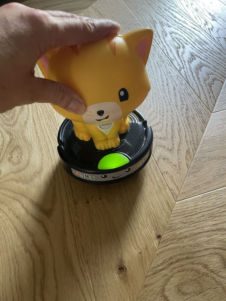 Kotek na odkurzaczu Fisher price gmx70 plus gratis