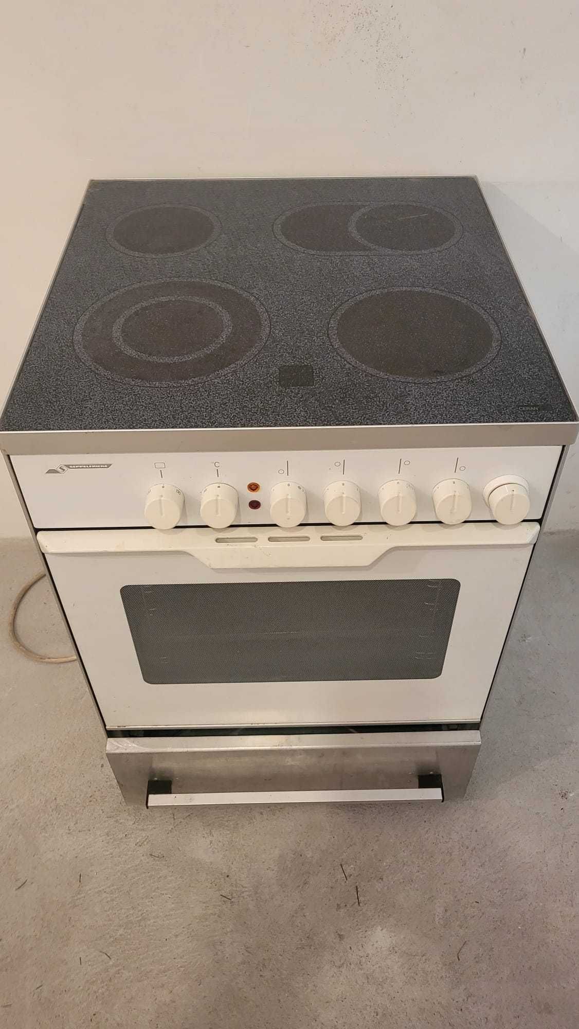 Piekarnik z płytą elektryczną
