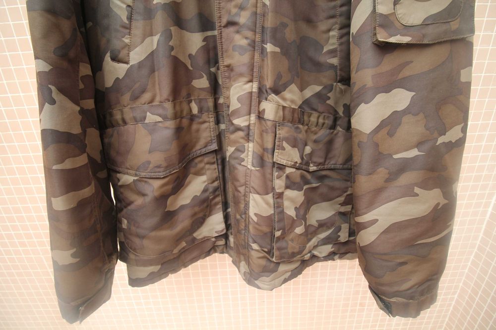 casaco/parka camuflada c/ forro acolchoado  c/ capuzc/pelo