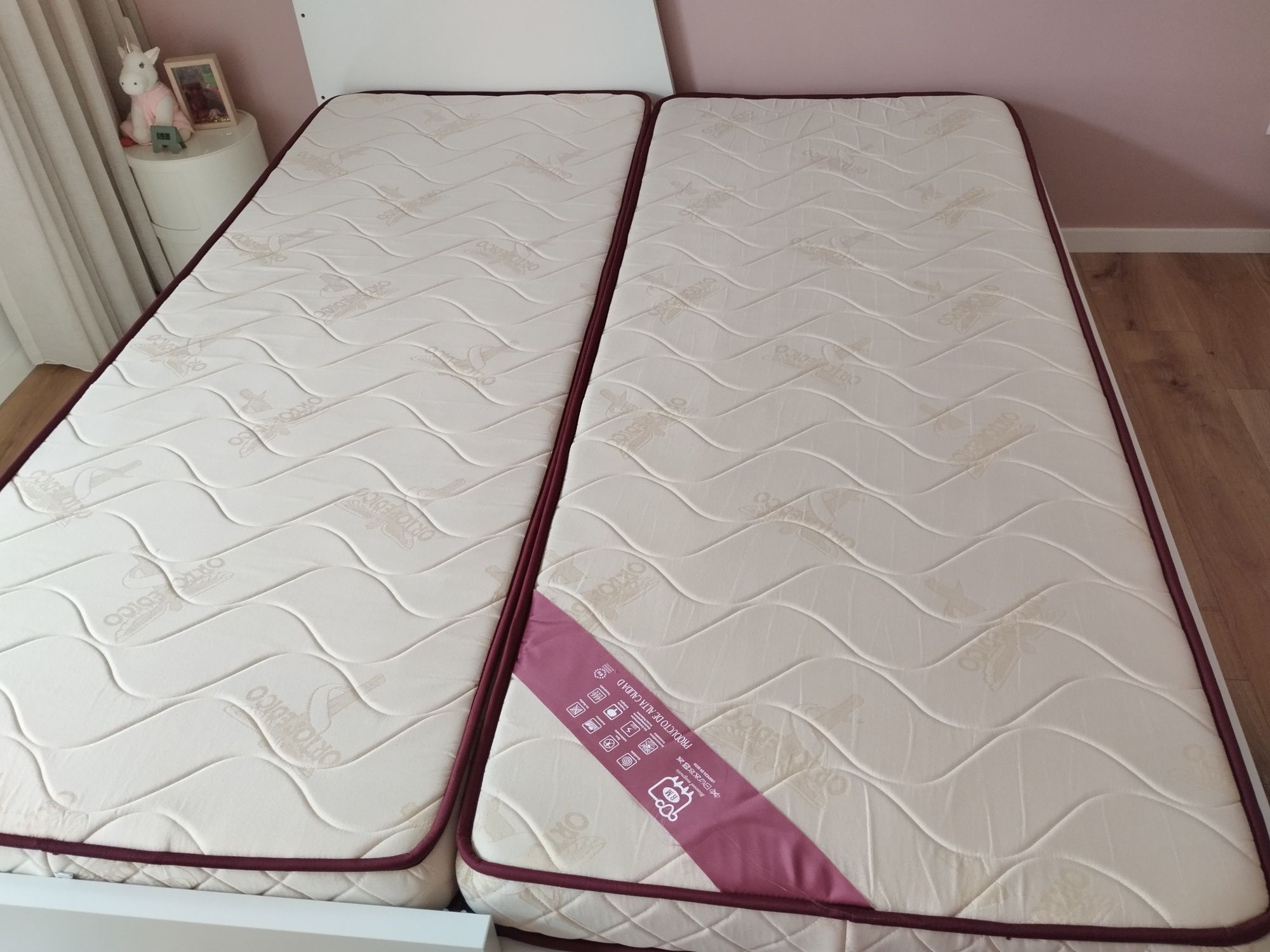 Cama IKEA FLEKKE branca extensível c/ gavetas e colchões