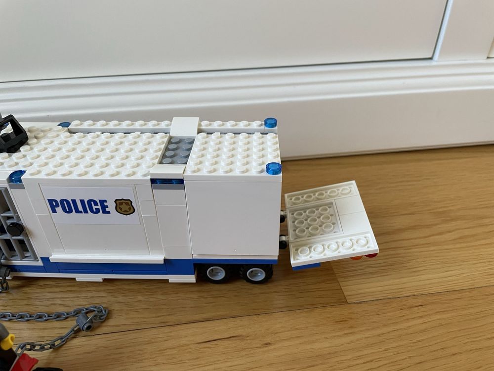 LEGO City 60139, Centro de Comando Móvel