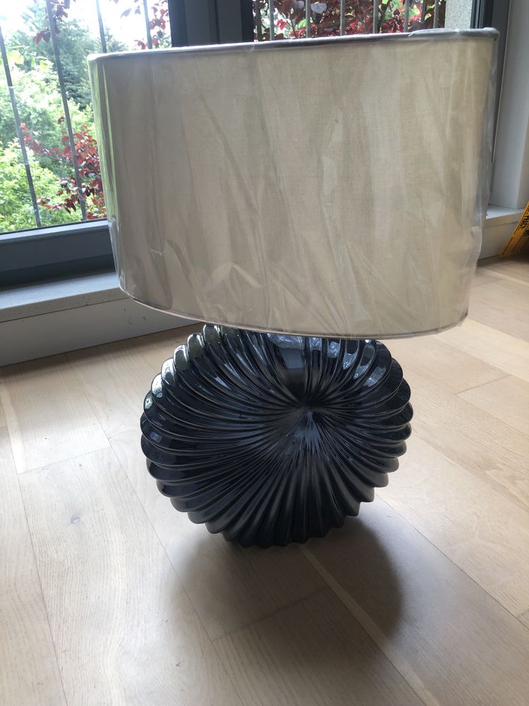 Lampa z abazurem