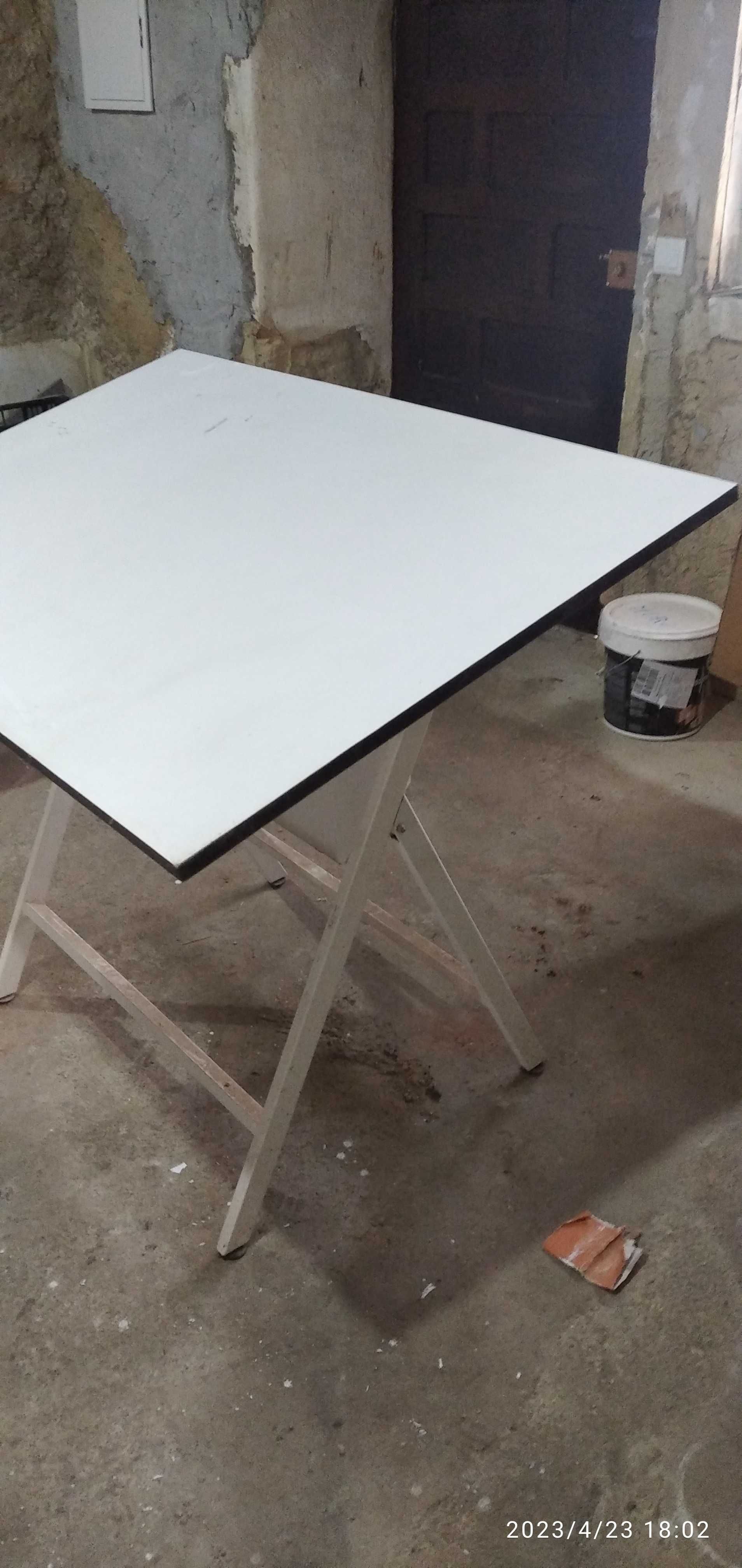 Vendo mesa para desenho