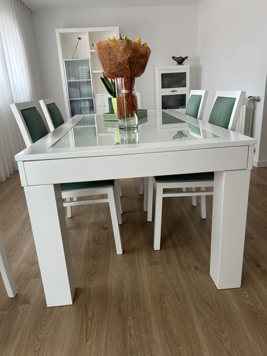 Mesa + 6 cadeirasem madeira com vidro, lacada a branco mate e cadeiras