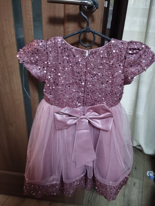 Плаття святкове для дівчинки на 5 років