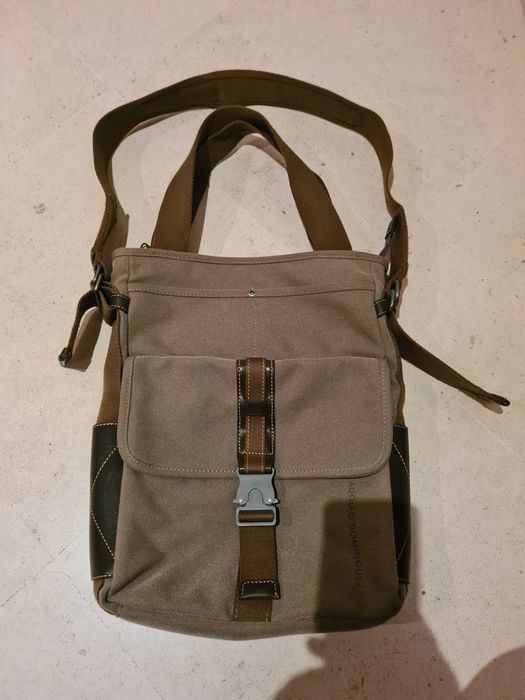 Mala a tiracolo da marca Adolfo Dominguez