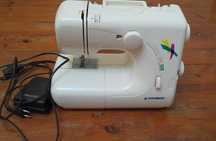 Maquina de costura HYUNDAI