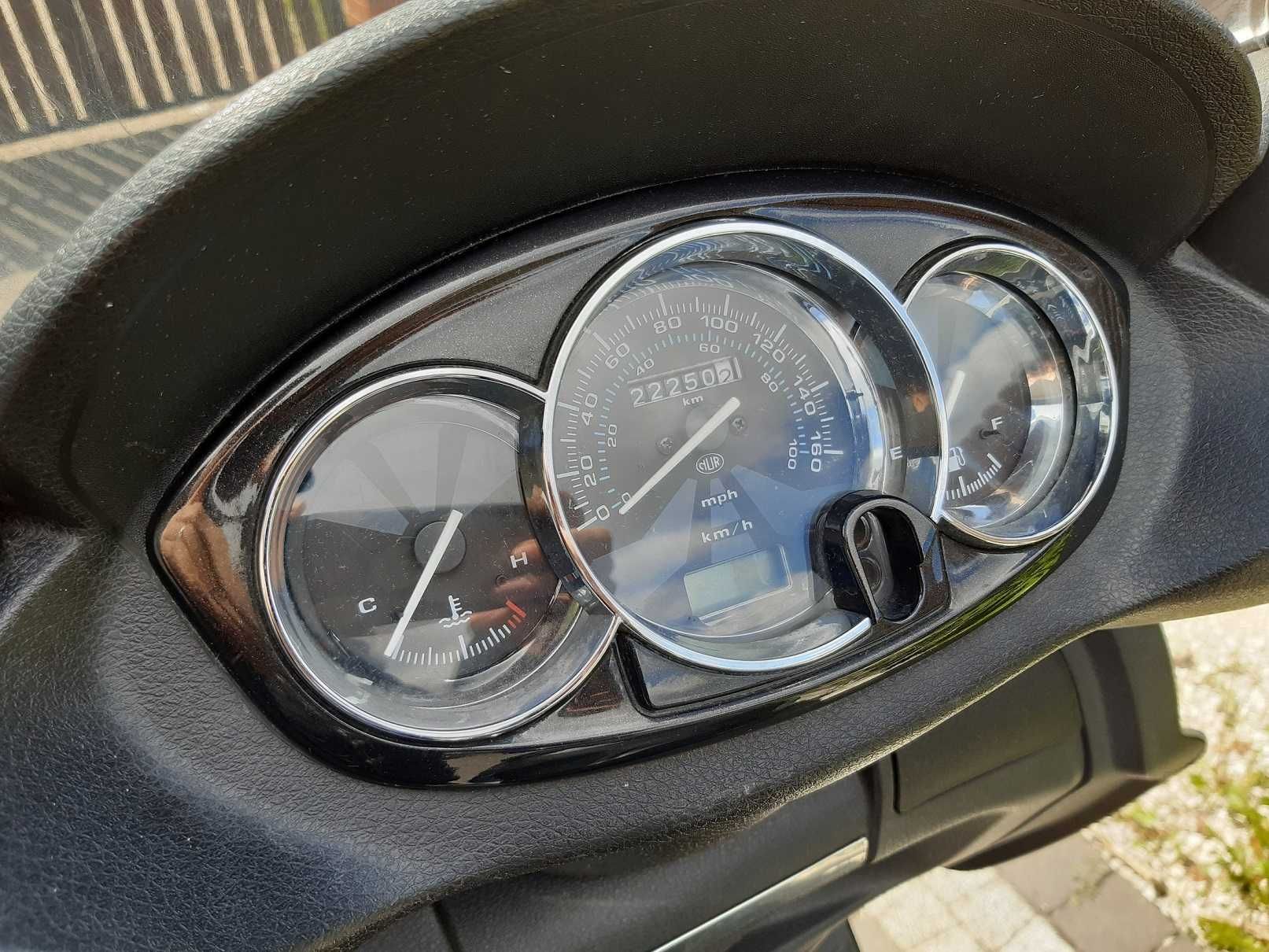 Sprzedam skuter Piaggio X7 250
