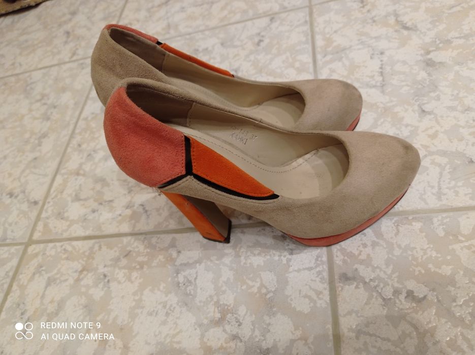 Sapatos novos bastante confortáveis