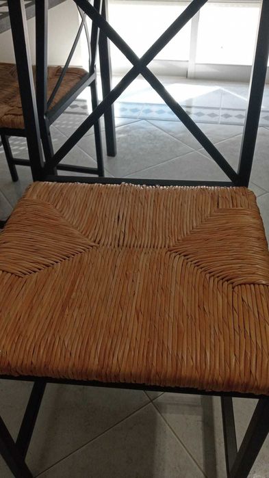 mesa de jantar + 4 cadeiras (conjunto em excelente estado)