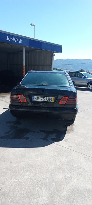 Mercedes Benz E220