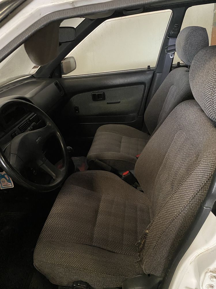 Toyoya gl corolla liftback 1987