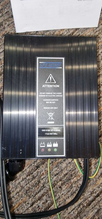 Prostownik  CBHD1 24V / 12A