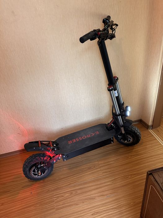 Срочно продам Crosser Rocket 3200w електросамокат