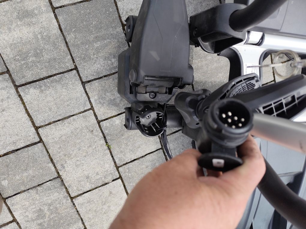 Bagażnik rowerowy Thule EasyFold XT 934 na 3 rowery z pokrowcem