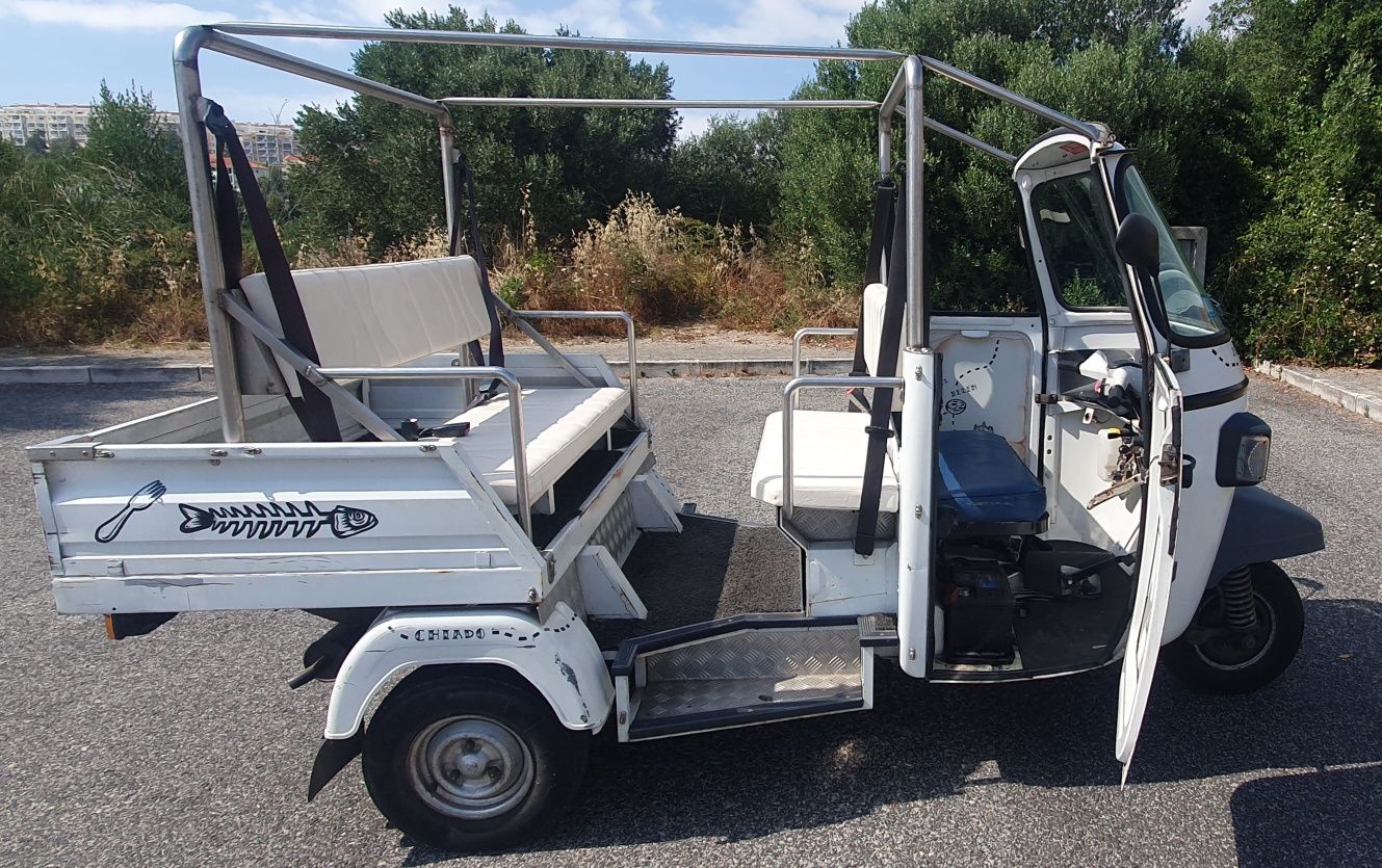 Tuk tuk Piaggio Ape 400