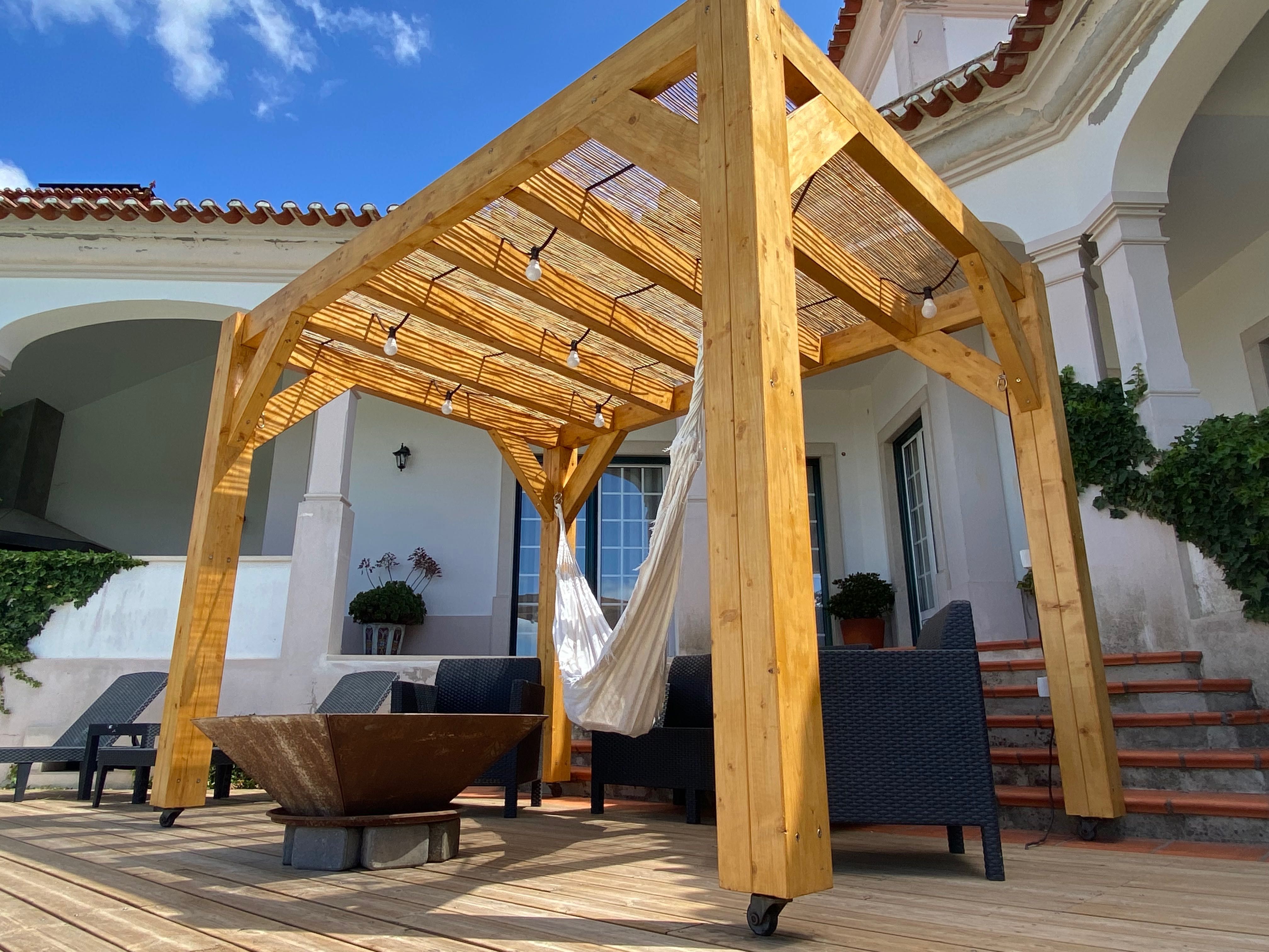 Pérgola em madeira - jardim