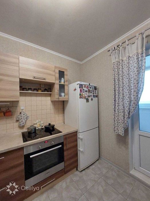 Продаж 1к квартири з ремонтом в новому будинку Милославська 2