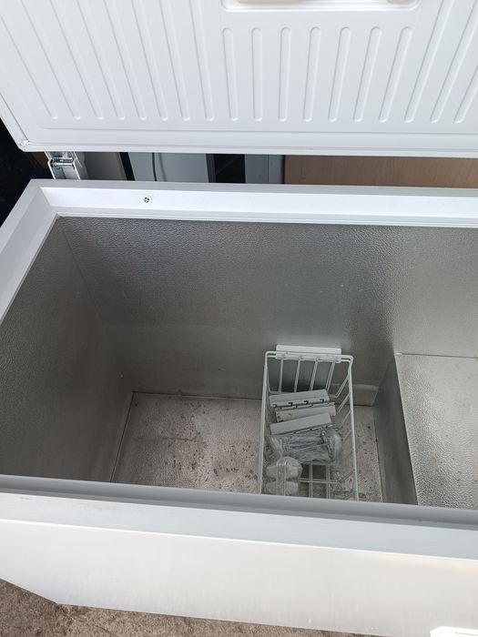 Морозильная камера Zanussi на 300л.